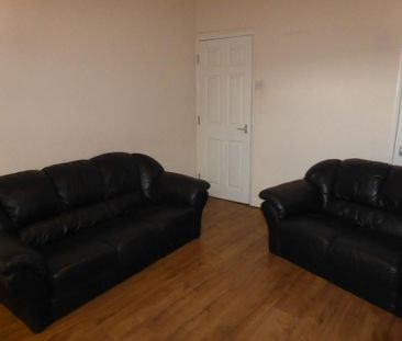 3 bedroom terraced house to rent - Photo 2