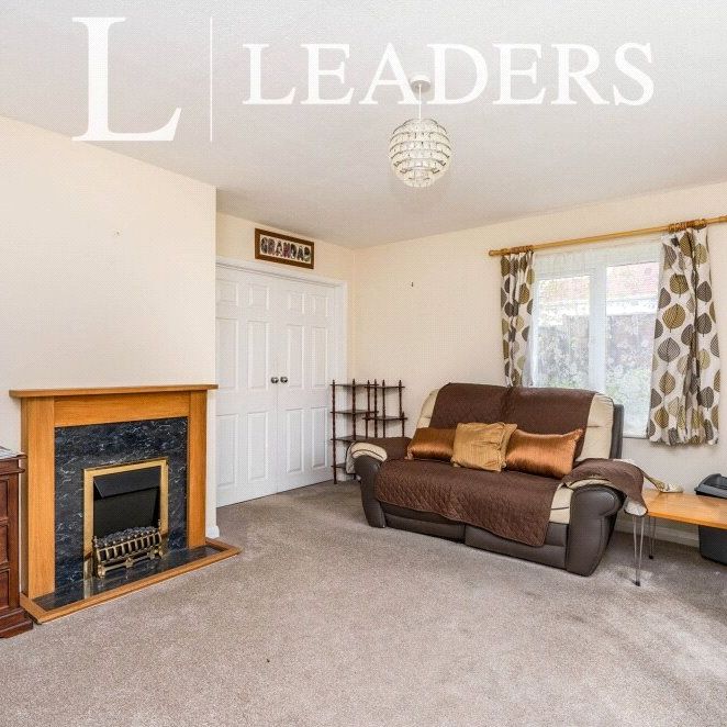 4 bedroom house to rent Arundel Drive, Fareham, PO16 - Photo 1