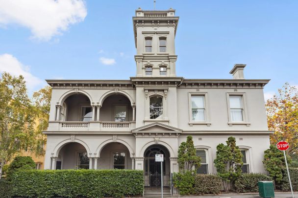 Unit 3/2 Jolimont Terrace, - Photo 1