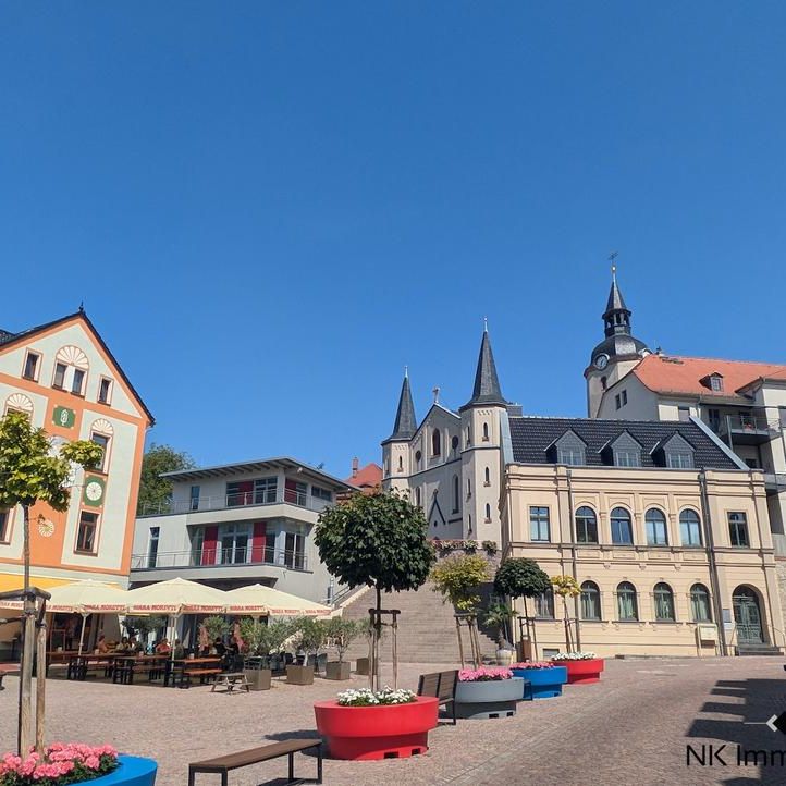 ++ attraktive, renovierte 3-Raum Wohnung in zentraler Lage, direkt am Markt in Meerane ++ - Photo 1