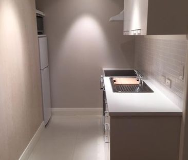 PARTLY FURNISHED 1 BEDROOM IN MISSION BAY - Photo 4