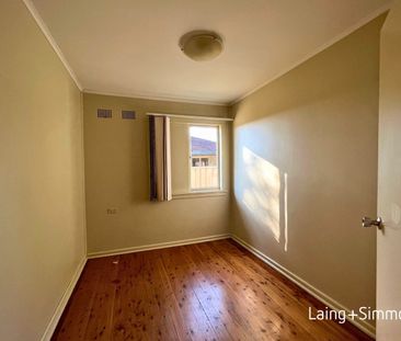 Three Bedroom Family Home with Newly Renovated Bathroom - Photo 1