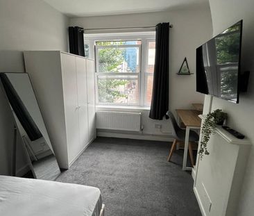 Room in a Shared Flat, Jacobson House, E1 - Photo 1