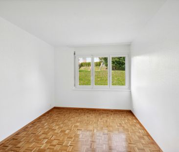 APPARTEMENT À LOUER DANS QUARTIER TRÈS ENSOLEILLÉ ET FAMILIAL - Photo 4