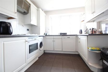 2 bedroom maisonette to rent - Photo 4