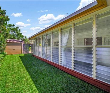 Luxurious Lifestyle Living | SHED & SWIMMING POOL - Photo 2