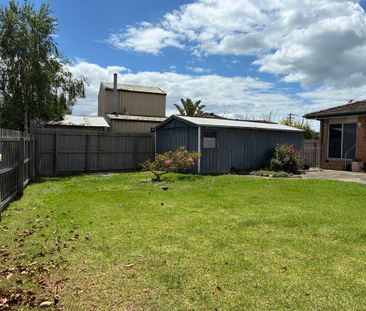 GREAT LOCATION THREE BEDROOM FAMILY HOME - Photo 1