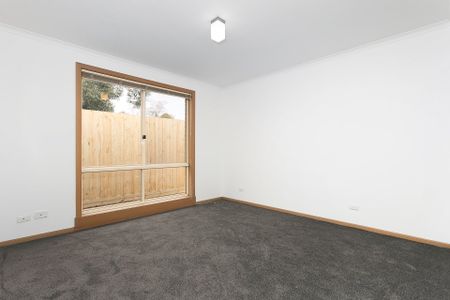 Spacious 3 Bedroom Unit - Photo 4