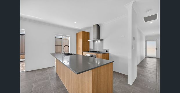 4 Bedroom Family Home - Photo 1