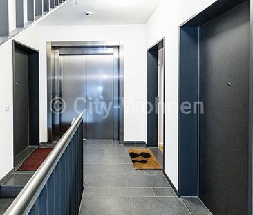 Geschmackvoll möblierte Wohnung mit 2 Balkonen direkt am Lohsepark in der Hamburger HafenCity. - Photo 1