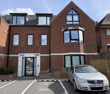 1 bedroom in a flat share to rent - Photo 2