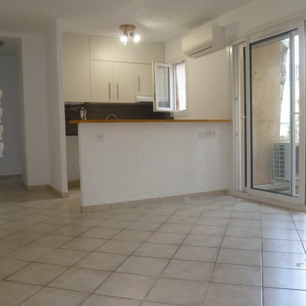 Location Appartement 1 pièce 25m² HYERES 83400 - Photo 1