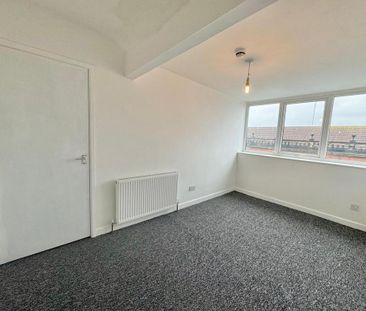 4 bedroom terraced house to rent - Photo 3