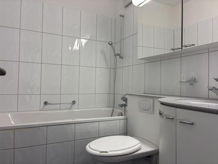 4 1/2-Zimmerwohnung mit 2 Nasszellen und Balkon - Photo 5