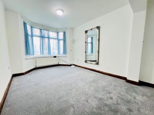 5 bedroom house to rent Bensham Lane, CR7 - Photo 1