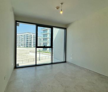 Lagoon View | With Private Elevator + Terrace - Photo 3