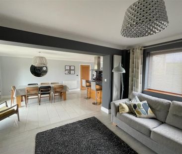 3 bedroom end of terrace house to rent - Photo 3