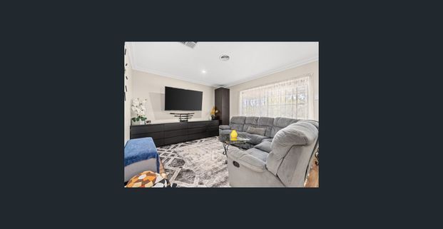 NEAT AS A PIN - Photo 1