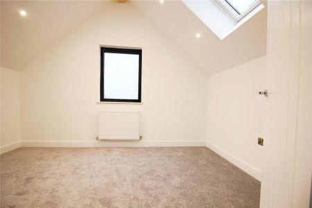 3 bedroom end of terrace house to rent - Photo 3