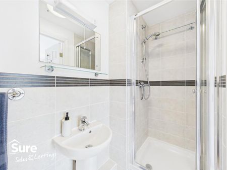 2 bedroom apartment to rent - Photo 4