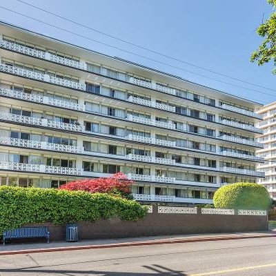 Beacon Tower - 1 Bedroom 55+ - Available January 1st - Photo 3