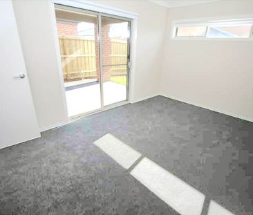 14 Arabella Circuit, Point Cook VIC 3030 - House For Rent | Domain - Photo 3