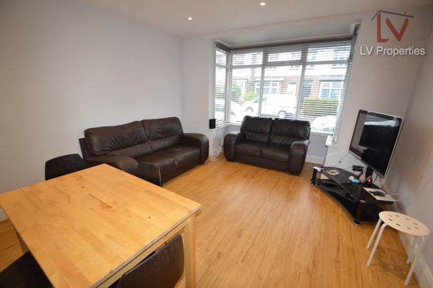 Estcourt Avenue - Photo 1