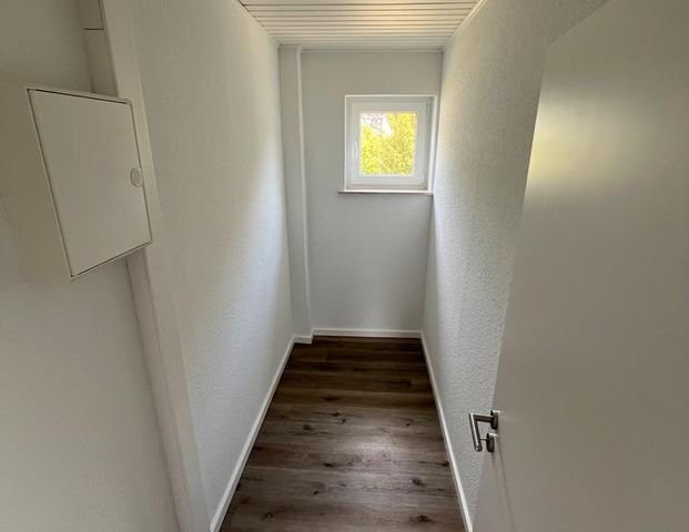 Frisch renovierte 4-Zimmer Wohnung mit Balkon/EBK in Krickenbach - Photo 1