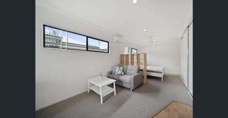 MODERN FULLY FURNISHED STUDIO APARTMENT - Photo 3