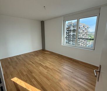 Living in the Skyline – Sorrento High-rise - Photo 3