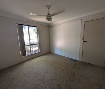 Spacious Family Home in Desert Springs - Photo 4