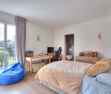Maison à louer Valbonne, Cote d'Azur, France10 500 EUR / Mois - Photo 1