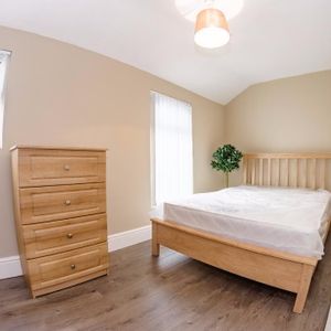 Clarendon Street, Cityside, Londonderry, BT48 7ER - Photo 2