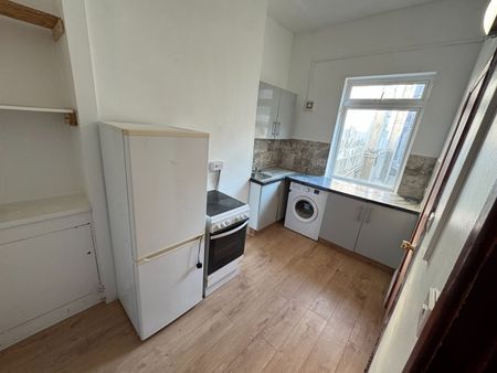 2 Bed Flat, Western Road, BN3 - Photo 5