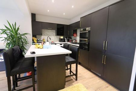 3 bedroom end of terrace house to rent - Photo 3