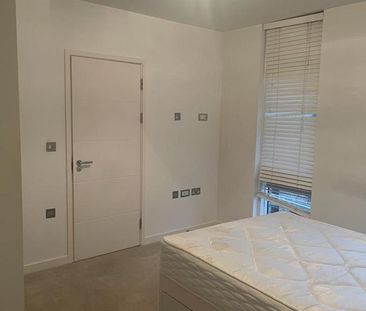 3 bedroom flat to rent - Photo 5