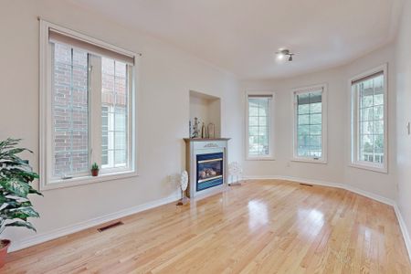 For Lease - 19 Longwood Avenue, Richmond Hill, Ontario - Photo 2