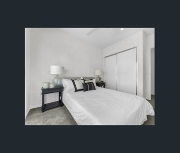 This near new luxury 4 bedroom townhouse in quiet and convenient lo... - Photo 6
