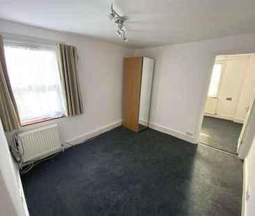 Sydney Road, Hornsey, London, N8 - Photo 5