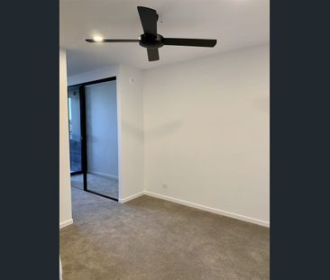 Share Accommodation - One Room for Rent-- Furnished, convenient and... - Photo 2