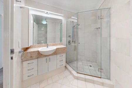 152/35 Howard Street, Brisbane City QLD 4000 - Photo 3