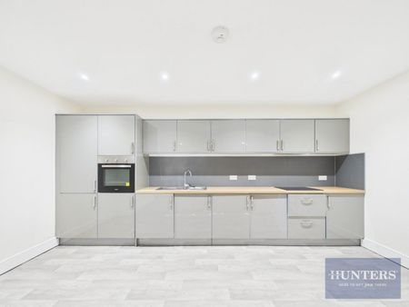 2 bedroom Flat To Let - Photo 2