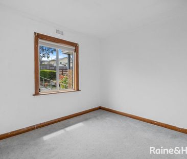 Spacious Family Home with Workshop & Generous Yard - Photo 4