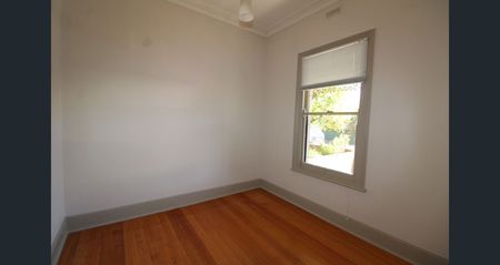 10 Hodgson Terrace, Richmond VIC 3121 - House For Rent | Domain - Photo 5