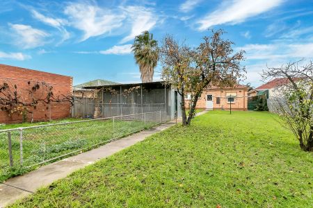 Well maintained four bedroom generous family living - Photo 4