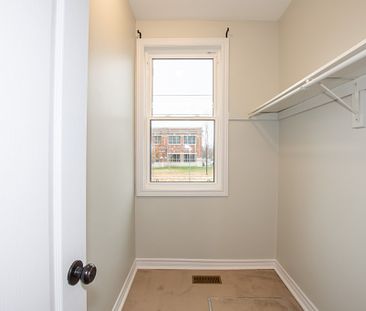 **BEAUTIFUL** 1 Bedroom unit in St. Catharines!! - Photo 6