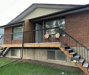 RENOVATED Bridgeland side-by-side full HALF DUPLEX | Calgary - Photo 1