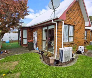 Two Bedroom House - Hutt Central - Photo 5