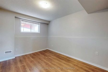 For Lease - 229 Dunsmore Lane Unit# Lower, Barrie, Ontario - Photo 3