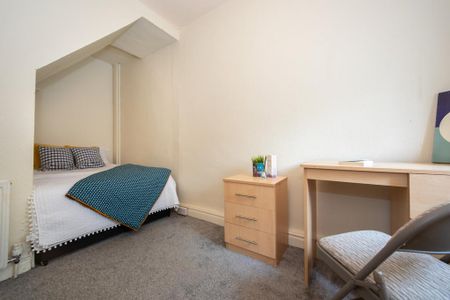 5 bedroom townhouse to rent - Photo 4